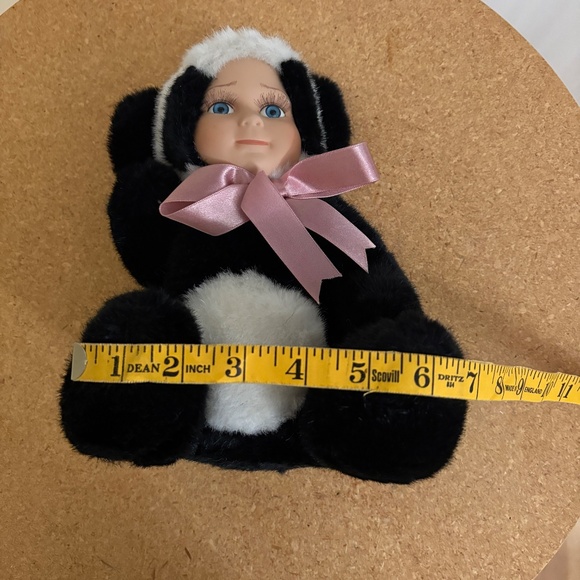 Vintage GEPPEDDO Cuddle Kids porcelain faced "PAGE PANDA" stuffed Doll - Picture 15 of 15